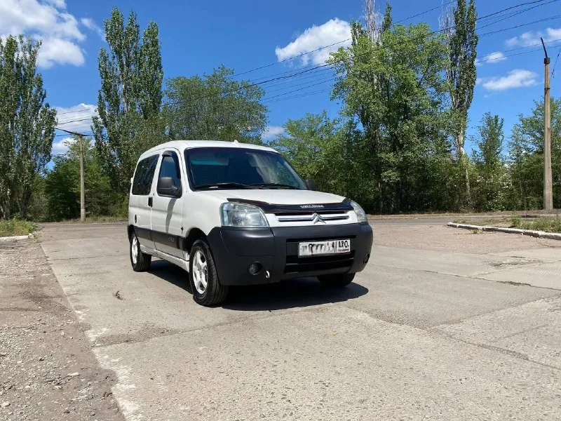 Продам ситроен берлинго 2011 год мотор 1.4 коробка механика, пробег 247 тыс, цена 600₽, автомобиль обслужен, мотор работает отлично, сцепление новое, ходовая перебрана, всё работает, кондиционер холодит, печка греет, просторный, надежный, экономный автомобиль как для семьи так и для работы все вопросы по тел+79494936731, находиться в макеевке, торг - фотография - 5