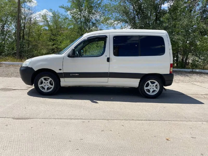 Продам ситроен берлинго 2011 год мотор 1.4 коробка механика, пробег 247 тыс, цена 600₽, автомобиль обслужен, мотор работает отлично, сцепление новое, ходовая перебрана, всё работает, кондиционер холодит, печка греет, просторный, надежный, экономный автомобиль как для семьи так и для работы все вопросы по тел+79494936731, находиться в макеевке, торг - фотография - 7