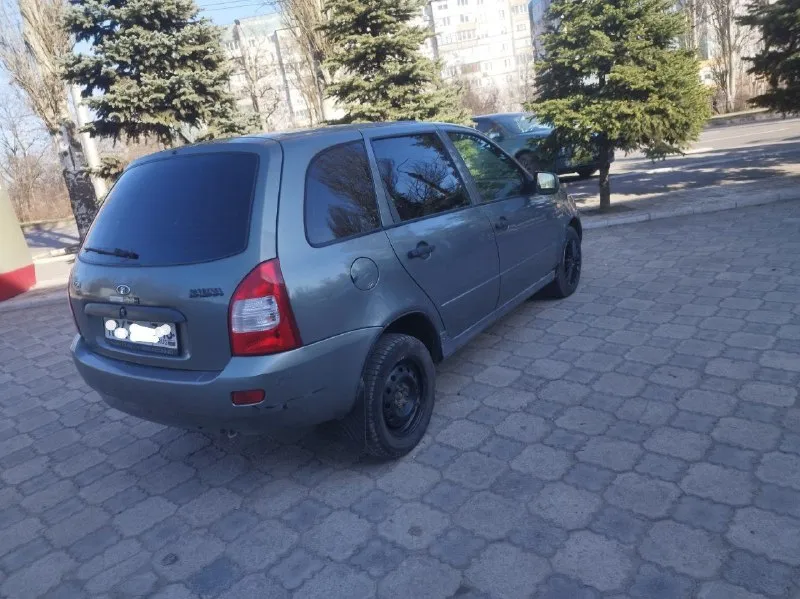 Срочно продам авто лада калина универсал 2011 года в хорошем состоянии без вложений по технике на 5 мотор 1.6 восьми клапан работает как часы едет достойно цена 225.000 торг хороший коробка все отлично по ходовой части все идеал едет как новый автомобиль не гнилая дно целое стаканы идеал хорошая и качественная музыка сигнализация центральный замок стекло подъемники электро усилитель руля салон в хорошем состоянии по документам полный порядок птс стс дкп без запретов и арестов сел поехал куда угодно без вложений звоните по номеру телефона +79495934967 юрий или телеграмм город донецк возможно пригон - фотография - 4