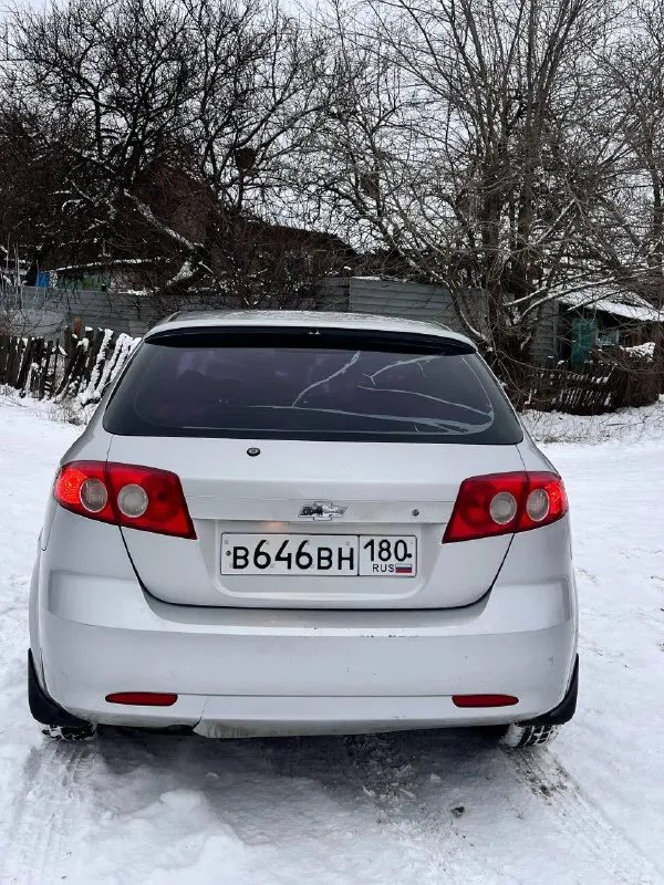 Продам chevrolet lacetti пробег 355.000 год 2007 объем мотора 1.6 ( после кап. ремонта, не троит, не... - фотография