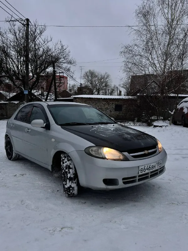 Продам chevrolet lacetti пробег 355.000 год 2007 объем мотора 1.6 ( после кап. ремонта, не троит, не дымит) машинка хорошая, я собственник, полное переоформление. в машине новое лобовое стекло, ходовая часть перебрана в круг, новые тормозные диски в круг, 4 стеклоподъемника, стоит неплохая музыка, кондиционер и печка работают на отлично, 2 ключа, сигнализация, электрорегулировка зеркал и подогрев. цена: 350.000 (торг присутствует) +79494076772 📲 tg: @night_man11 📞 звоните: +7(949)4076772 - фотография - 3