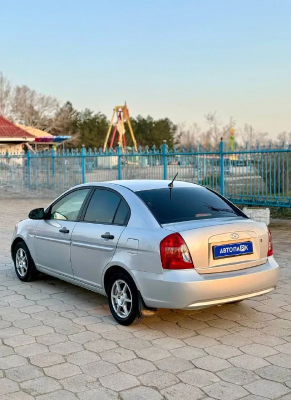 🇰🇵 hyundai verna 💰цена: 580 000р 🏢город: мариуполь 📅год выпуска: 2006 🧾пробег: 147 633км. ⚙️двигатель: 1.4 ⛽топливо: бензин ⚙️кпп: механика 📞 телефон: +7-949-727-41-51 +7-949-551-91-52 +7-989-263-55-56 💾 описание: легендарный седан будет идеальным выбором для тех кто ищет надежный автомобиль. ✅ преимущественно родная краска, кузов без коррозии ✅ оригинальный пробег ✅ техническая часть на 5+ хорошая комплектация: кондиционер, электро пакет, литые диски на хорошей резине. ➕автомобиль с пройденным техническим осмотром и готов к переоформлению. улица шевченко 2️⃣6️⃣9️⃣ 🏦 возможна продажа в кредит по двум документам. - фотография - 4