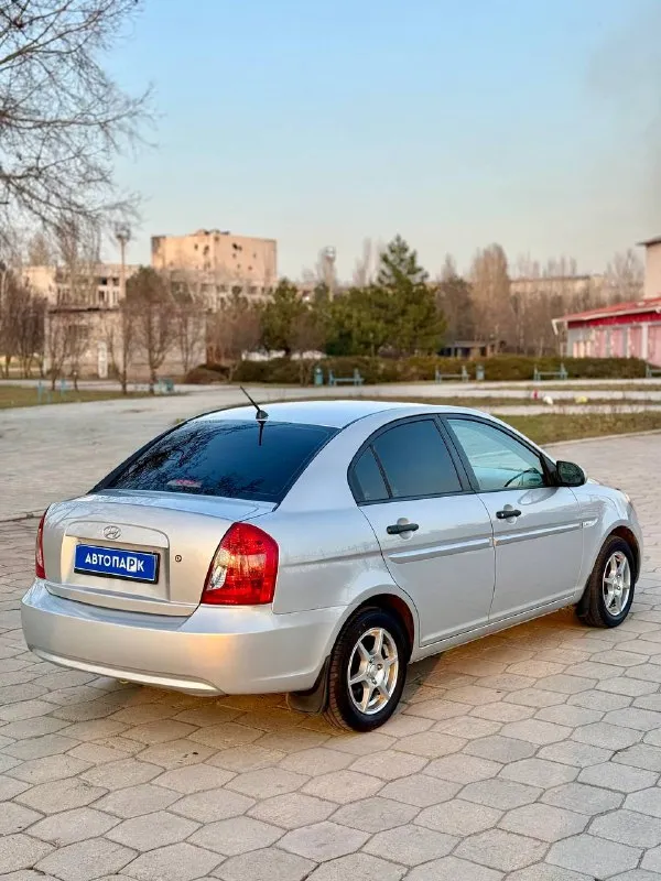 🇰🇵 hyundai verna 💰цена: 580 000р 🏢город: мариуполь 📅год выпуска: 2006 🧾пробег: 147 633км. ⚙️двигатель: 1.4 ⛽топливо: бензин ⚙️кпп: механика 📞 телефон: +7-949-727-41-51 +7-949-551-91-52 +7-989-263-55-56 💾 описание: легендарный седан будет идеальным выбором для тех кто ищет надежный автомобиль. ✅ преимущественно родная краска, кузов без коррозии ✅ оригинальный пробег ✅ техническая часть на 5+ хорошая комплектация: кондиционер, электро пакет, литые диски на хорошей резине. ➕автомобиль с пройденным техническим осмотром и готов к переоформлению. улица шевченко 2️⃣6️⃣9️⃣ 🏦 возможна продажа в кредит по двум документам. - фотография - 6