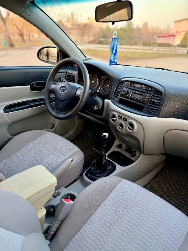 🇰🇵 hyundai verna 💰цена: 580 000р 🏢город: мариуполь 📅год выпуска: 2006 🧾пробег: 147 633км. ⚙️двигатель: 1.4 ⛽топливо: бензин ⚙️кпп: механика 📞 телефон: +7-949-727-41-51 +7-949-551-91-52 +7-989-263-55-56 💾 описание: легендарный седан будет идеальным выбором для тех кто ищет надежный автомобиль. ✅ преимущественно родная краска, кузов без коррозии ✅ оригинальный пробег ✅ техническая часть на 5+ хорошая комплектация: кондиционер, электро пакет, литые диски на хорошей резине. ➕автомобиль с пройденным техническим осмотром и готов к переоформлению. улица шевченко 2️⃣6️⃣9️⃣ 🏦 возможна продажа в кредит по двум документам. - фотография - 7