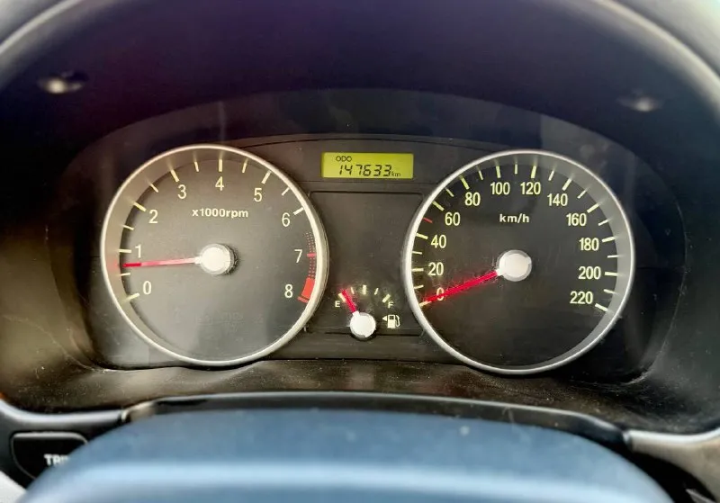 🇰🇵 hyundai verna 💰цена: 580 000р 🏢город: мариуполь 📅год выпуска: 2006 🧾пробег: 147 633км. ⚙️двигатель: 1.4 ⛽топливо: бензин ⚙️кпп: механика 📞 телефон: +7-949-727-41-51 +7-949-551-91-52 +7-989-263-55-56 💾 описание: легендарный седан будет идеальным выбором для тех кто ищет надежный автомобиль. ✅ преимущественно родная краска, кузов без коррозии ✅ оригинальный пробег ✅ техническая часть на 5+ хорошая комплектация: кондиционер, электро пакет, литые диски на хорошей резине. ➕автомобиль с пройденным техническим осмотром и готов к переоформлению. улица шевченко 2️⃣6️⃣9️⃣ 🏦 возможна продажа в кредит по двум документам. - фотография - 9
