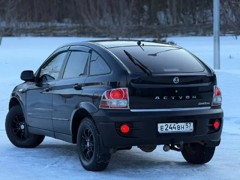 В продаже ssanyong actyon, 2.0 л (турбодизель) пробег : 137,890 км. год выпуска : 2007. без дтп. двигатель сухой, работает отлично, ошибок нет. неубиваемый (nag1) автомат, переключает едва заметно, никаких пинков, пробуксовок, частично заменено масло, фильтр, и прокладка поддона в ноябре месяце. ходовая часть отрабатывает отл. остекление в круг заводское включая и лобовое. никаких дополнительных вложений - не требует. подключаемый полный привод с понижайкой, с завода в заднем мосту установлен «самоблок». хорошая комплектация : круиз и климат, датчик дождя и датчик света, мультируль, . подогревы и сидений и зеркал, . доводчики окон, . автозапуск, установлен предпусковой подогреватель фирмы «eberspacher», запуск возможен в любой мороз. есть фаркоп, парктроники, камера заднего вида, громкая связь, навигация. резина зимняя/летняя. техосмотр пройден, авто готово к оформлению. контакты : +7 (949) 363-52-68 (есть «telegram») цена : 750,000 рублей. обмен не рассматриваю. территориально находится в г макеевка (центр) - фотография - 4