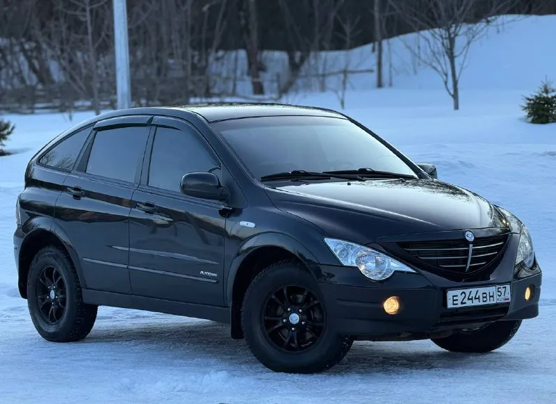 В продаже ssanyong actyon, 2.0 л (турбодизель) пробег : 137,890 км. год выпуска : 2007. без дтп. двигатель сухой, работает отлично, ошибок нет. неубиваемый (nag1) автомат, переключает едва заметно, никаких пинков, пробуксовок, частично заменено масло, фильтр, и прокладка поддона в ноябре месяце. ходовая часть отрабатывает отл. остекление в круг заводское включая и лобовое. никаких дополнительных вложений - не требует. подключаемый полный привод с понижайкой, с завода в заднем мосту установлен «самоблок». хорошая комплектация : круиз и климат, датчик дождя и датчик света, мультируль, . подогревы и сидений и зеркал, . доводчики окон, . автозапуск, установлен предпусковой подогреватель фирмы «eberspacher», запуск возможен в любой мороз. есть фаркоп, парктроники, камера заднего вида, громкая связь, навигация. резина зимняя/летняя. техосмотр пройден, авто готово к оформлению. контакты : +7 (949) 363-52-68 (есть «telegram») цена : 750,000 рублей. обмен не рассматриваю. территориально находится в г макеевка (центр) - фотография - 5