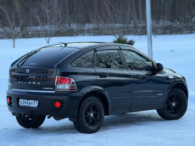 В продаже ssanyong actyon, 2.0 л (турбодизель) пробег : 137,890 км. год выпуска : 2007. без дтп. двигатель сухой, работает отлично, ошибок нет. неубиваемый (nag1) автомат, переключает едва заметно, никаких пинков, пробуксовок, частично заменено масло, фильтр, и прокладка поддона в ноябре месяце. ходовая часть отрабатывает отл. остекление в круг заводское включая и лобовое. никаких дополнительных вложений - не требует. подключаемый полный привод с понижайкой, с завода в заднем мосту установлен «самоблок». хорошая комплектация : круиз и климат, датчик дождя и датчик света, мультируль, . подогревы и сидений и зеркал, . доводчики окон, . автозапуск, установлен предпусковой подогреватель фирмы «eberspacher», запуск возможен в любой мороз. есть фаркоп, парктроники, камера заднего вида, громкая связь, навигация. резина зимняя/летняя. техосмотр пройден, авто готово к оформлению. контакты : +7 (949) 363-52-68 (есть «telegram») цена : 750,000 рублей. обмен не рассматриваю. территориально находится в г макеевка (центр) - фотография - 8