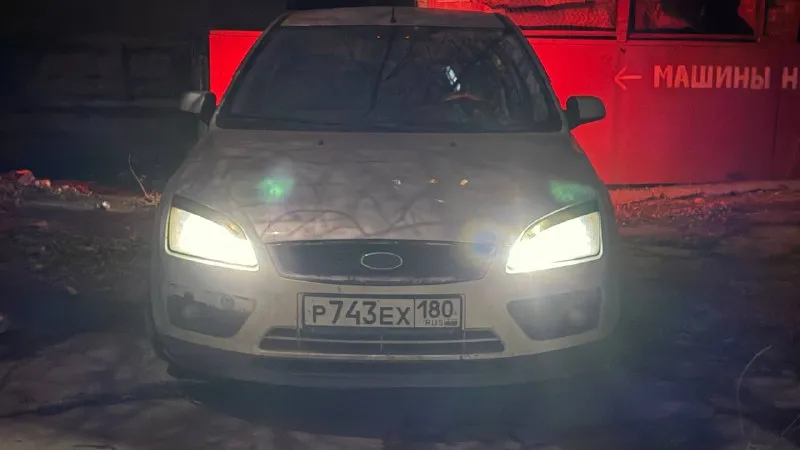 Продам или обменяю ford focus 2006г 1.8 резина зима лета, каждая откатала только сезон, отдаю комплект новых подкрылок, все стекал в антидожде, кузов в твердом воске 550к торг +79493034433 илм лс 📞 звоните: +7(949)3034433 - фотография - 4