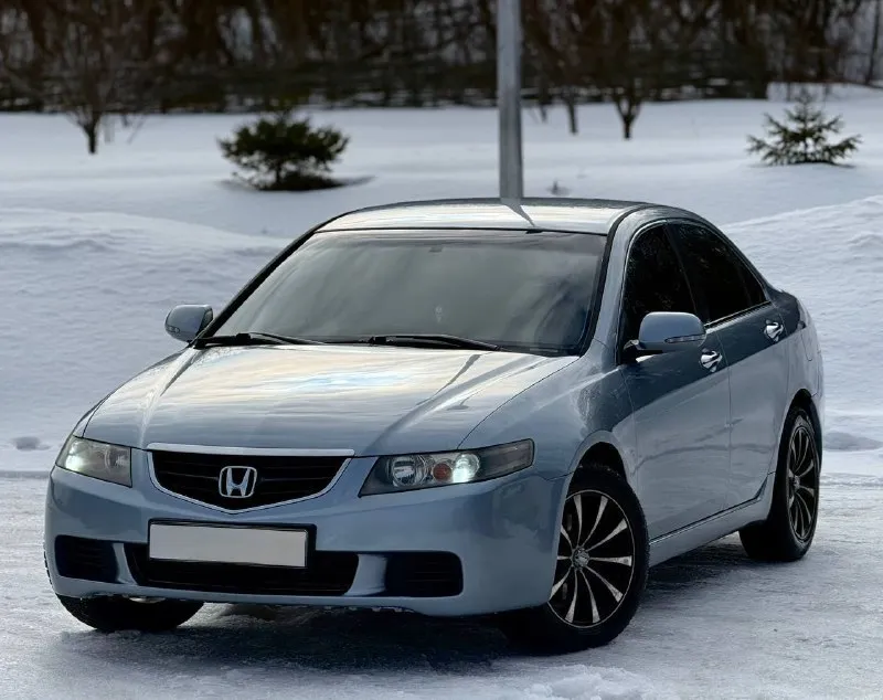 В продаже honda accord vll поколения, 2.0 л, мт. технически обслужен, цепь заменена - 10.03.25. двигатель тянет отлично, масла / фильтра новые. отреставрирована рулевая рейка, перетряхнута ходовая часть (передок новый включая рычаги) новые тормозные диски с колодками вкл ручник. автотека зелёная, в дтп не участвовал. днище и пороги целые, заводские. ржавчины и гнили нет. установлено сенсорное управление климатом с дисплея (либо штатно, т. е клавишами) динамики фирмы hertz’s, 6 шт. оптика переупакована, свет достойный, стоят bi led линзы. резина : r16 / r18. техосмотр пройден, авто готово к оформлению. цена : 700,000 рублей. обмен не рассматриваю. территориально находится в г макеевка (центр) контакты : +7(949)077-65-85, +7(950)710-27-27 если не дозвонились, напишите в лс, перезвоню. - фотография - 2