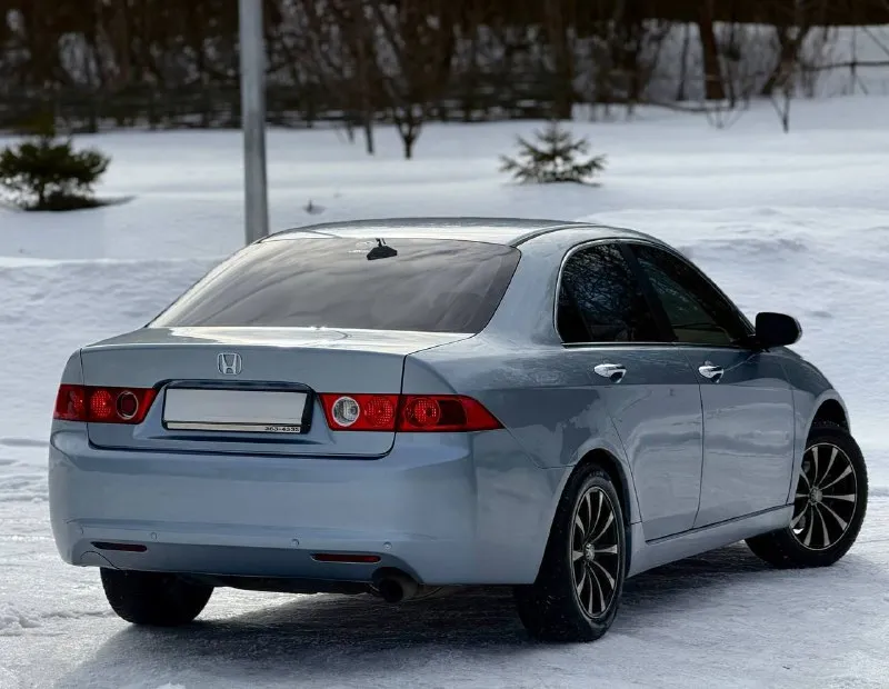 В продаже honda accord vll поколения, 2.0 л, мт. технически обслужен, цепь заменена - 10.03.25. двигатель тянет отлично, масла / фильтра новые. отреставрирована рулевая рейка, перетряхнута ходовая часть (передок новый включая рычаги) новые тормозные диски с колодками вкл ручник. автотека зелёная, в дтп не участвовал. днище и пороги целые, заводские. ржавчины и гнили нет. установлено сенсорное управление климатом с дисплея (либо штатно, т. е клавишами) динамики фирмы hertz’s, 6 шт. оптика переупакована, свет достойный, стоят bi led линзы. резина : r16 / r18. техосмотр пройден, авто готово к оформлению. цена : 700,000 рублей. обмен не рассматриваю. территориально находится в г макеевка (центр) контакты : +7(949)077-65-85, +7(950)710-27-27 если не дозвонились, напишите в лс, перезвоню. - фотография - 7