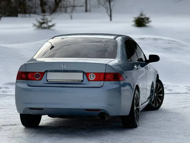 В продаже honda accord vll поколения, 2.0 л, мт. технически обслужен, цепь заменена - 10.03.25. двигатель тянет отлично, масла / фильтра новые. отреставрирована рулевая рейка, перетряхнута ходовая часть (передок новый включая рычаги) новые тормозные диски с колодками вкл ручник. автотека зелёная, в дтп не участвовал. днище и пороги целые, заводские. ржавчины и гнили нет. установлено сенсорное управление климатом с дисплея (либо штатно, т. е клавишами) динамики фирмы hertz’s, 6 шт. оптика переупакована, свет достойный, стоят bi led линзы. резина : r16 / r18. техосмотр пройден, авто готово к оформлению. цена : 700,000 рублей. обмен не рассматриваю. территориально находится в г макеевка (центр) контакты : +7(949)077-65-85, +7(950)710-27-27 если не дозвонились, напишите в лс, перезвоню. - фотография - 8