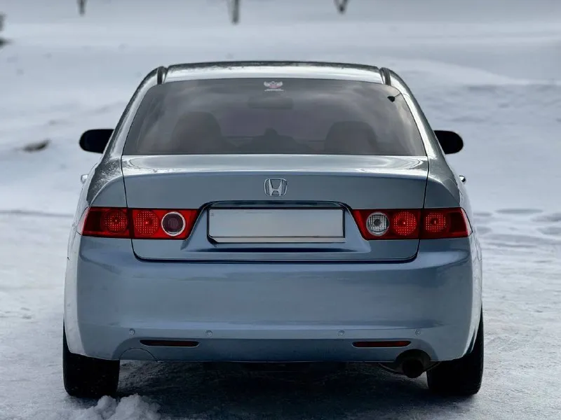 В продаже honda accord vll поколения, 2.0 л, мт. технически обслужен, цепь заменена - 10.03.25. двигатель тянет отлично, масла / фильтра новые. отреставрирована рулевая рейка, перетряхнута ходовая часть (передок новый включая рычаги) новые тормозные диски с колодками вкл ручник. автотека зелёная, в дтп не участвовал. днище и пороги целые, заводские. ржавчины и гнили нет. установлено сенсорное управление климатом с дисплея (либо штатно, т. е клавишами) динамики фирмы hertz’s, 6 шт. оптика переупакована, свет достойный, стоят bi led линзы. резина : r16 / r18. техосмотр пройден, авто готово к оформлению. цена : 700,000 рублей. обмен не рассматриваю. территориально находится в г макеевка (центр) контакты : +7(949)077-65-85, +7(950)710-27-27 если не дозвонились, напишите в лс, перезвоню. - фотография - 9