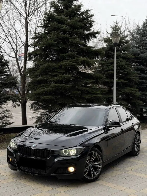 Продам bmw 3 f30 2013 года выпуска автомобиль полностью обслужен своевременно, отличное состояние как технически так и внешне! 2.0 работает идеально, тихо, не троит и не дымит, резвая динамика разгона коробка автомат, переключается мягко и плавно ходовая часть как мячик, нет никаких шумов в автомобиле полностью уверен, сел и поехал в любую точку. салон ухоженный и красивый, нет потертостей и прочего! юридически автомобиль кристально чист, любое оформление осмотр донецк 1.650.000 торгуюсь с быстрым покупателем рассмотрю вариант обмена, могу продать в кредит +7 949 374 95 82 +7 949 742 53 98 📲 tg: марат коляколявич 📞 звоните: +7(949)3749582 - фотография - 2