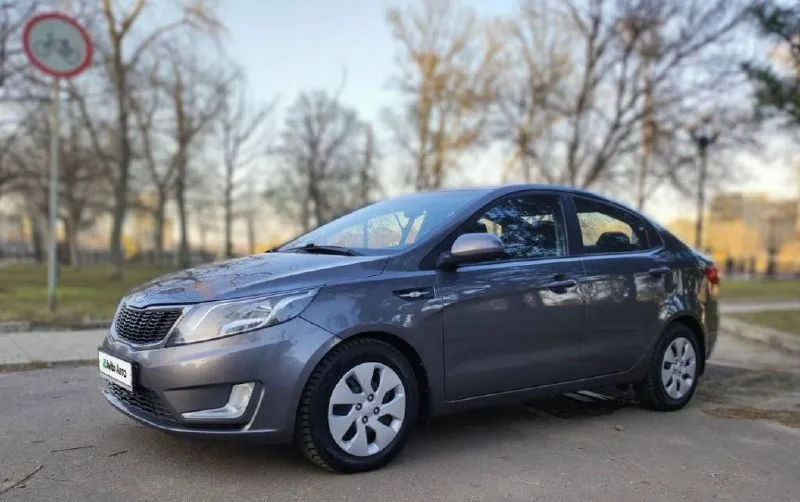 Продам кia rio 1.6 ат 2014,модельный ряд 2015. по факту 1 собственник. 51000 подтвержденный пробег.... - фотография