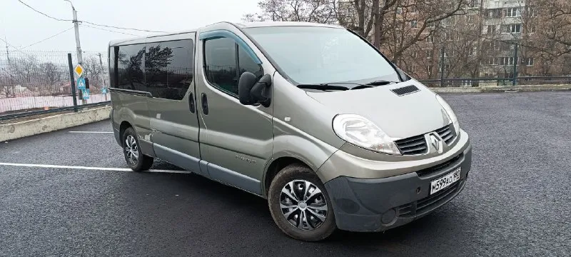 Продаётся renault traffic, 2.5 л дизель 2008г. , 8+1 пробег 421000 (заводской пассажирский минивэн) 2 сдвижные двери. 2 кондиционера автомобиль в очень хорошем состоянии, 20000 км назад вложено более 1млн. р. надёжная работа всех систем: двигатель, коробка передач, тормоза — без нареканий. экономичный дизельный двигатель — низкие затраты на топливо. хорошая шумоизоляция и комфортная подвеска для дальних поездок. автомобиль полностью готов к работе. звоните, пишите — отвечу на все вопросы! 1850000р +79493328048 артем - фотография - 2