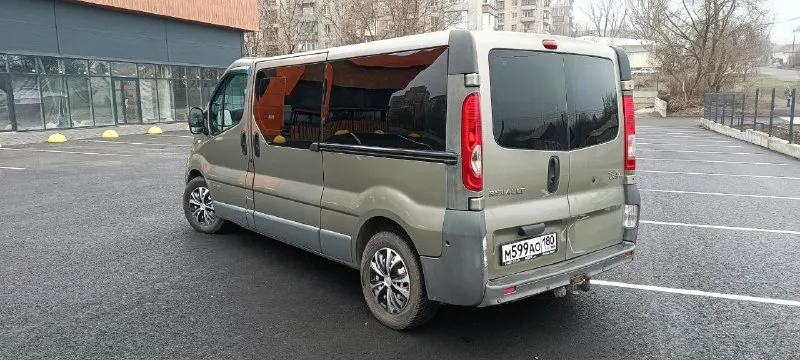 Продаётся renault traffic, 2.5 л дизель 2008г. , 8+1 пробег 421000 (заводской пассажирский минивэн) 2 сдвижные двери. 2 кондиционера автомобиль в очень хорошем состоянии, 20000 км назад вложено более 1млн. р. надёжная работа всех систем: двигатель, коробка передач, тормоза — без нареканий. экономичный дизельный двигатель — низкие затраты на топливо. хорошая шумоизоляция и комфортная подвеска для дальних поездок. автомобиль полностью готов к работе. звоните, пишите — отвечу на все вопросы! 1850000р +79493328048 артем - фотография - 3