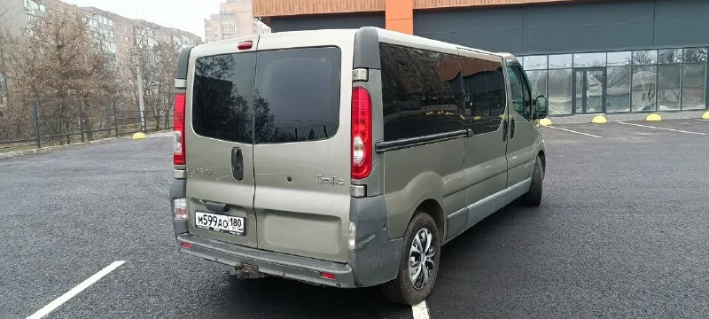 Продаётся renault traffic, 2.5 л дизель 2008г. , 8+1 пробег 421000 (заводской пассажирский минивэн) 2 сдвижные двери. 2 кондиционера автомобиль в очень хорошем состоянии, 20000 км назад вложено более 1млн. р. надёжная работа всех систем: двигатель, коробка передач, тормоза — без нареканий. экономичный дизельный двигатель — низкие затраты на топливо. хорошая шумоизоляция и комфортная подвеска для дальних поездок. автомобиль полностью готов к работе. звоните, пишите — отвечу на все вопросы! 1850000р +79493328048 артем - фотография - 4