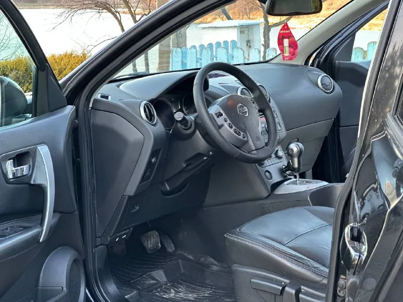 Продаю автомобиль в отличном состоянии. марка- nissan qashai год выпуска- 2008 декабрь обьем двигателя 2.0 бензин. коробка- автомат работает идеально. пробег- 216.ооо км максимальная комплектация: полностью кожаный салон. без ключевой доступ. кнопка старт стоп. круиз контроль. двух зонный климат контроль. авто свет. авто дождь. 4 стеклоподъемника. подогрев сидений. кожаный мультируль. туманки. громкая связь bluetooth. заводские диски r17. в двух словах отличный паркетник на каждый день, приятный расход 9л комфортный вместительный, и самое главное дешевый в обслуживании. покупателю приятный бонус 2 комплекта резины! цена 895.ооо₽ связь +7 949-051-85-07 звоните осмотр в любом месте по договору 📲 tg: @alligator_0888 📞 звоните: +7(949)0518507 - фотография - 10