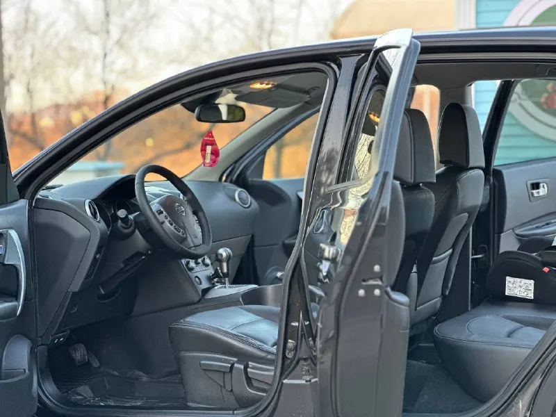 Продаю автомобиль в отличном состоянии. марка- nissan qashai год выпуска- 2008 декабрь обьем двигателя 2.0 бензин. коробка- автомат работает идеально. пробег- 216.ооо км максимальная комплектация: полностью кожаный салон. без ключевой доступ. кнопка старт стоп. круиз контроль. двух зонный климат контроль. авто свет. авто дождь. 4 стеклоподъемника. подогрев сидений. кожаный мультируль. туманки. громкая связь bluetooth. заводские диски r17. в двух словах отличный паркетник на каждый день, приятный расход 9л комфортный вместительный, и самое главное дешевый в обслуживании. покупателю приятный бонус 2 комплекта резины! цена 895.ооо₽ связь +7 949-051-85-07 звоните осмотр в любом месте по договору 📲 tg: @alligator_0888 📞 звоните: +7(949)0518507 - фотография - 8