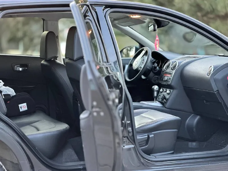 Продаю автомобиль в отличном состоянии. марка- nissan qashai год выпуска- 2008 декабрь обьем двигателя 2.0 бензин. коробка- автомат работает идеально. пробег- 216.ооо км максимальная комплектация: полностью кожаный салон. без ключевой доступ. кнопка старт стоп. круиз контроль. двух зонный климат контроль. авто свет. авто дождь. 4 стеклоподъемника. подогрев сидений. кожаный мультируль. туманки. громкая связь bluetooth. заводские диски r17. в двух словах отличный паркетник на каждый день, приятный расход 9л комфортный вместительный, и самое главное дешевый в обслуживании. покупателю приятный бонус 2 комплекта резины! цена 895.ооо₽ связь +7 949-051-85-07 звоните осмотр в любом месте по договору 📲 tg: @alligator_0888 📞 звоните: +7(949)0518507 - фотография - 9