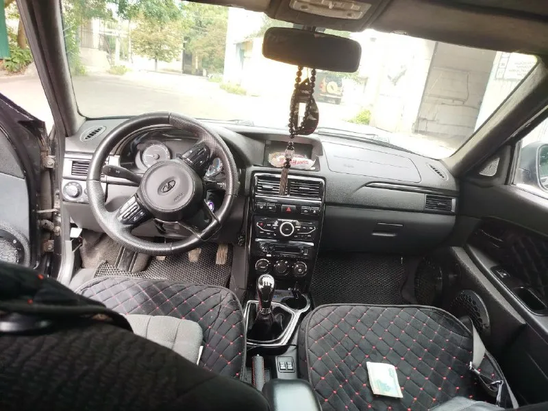 Продам приору 2,2014 год комплектации люкс+, а именно подогрев сидений, подогрев лобового, круиз, абс, подогрев заднего стекла и зеркал, есп, вместо бк установлен планшет, кондёр работает,4 есп, комплектация жир, мотор откопитален а именно сделан 1,8,выхлоп, музыка, черный потолок, едет очень хорошо, в машину вложил деньги и душу, продажа из-за срочности, цена более чем адекватная, есть моменты по кузову, цена 530 торг +79494033802 📲 tg: @diman_255 📞 звоните: +7(949)4033802 - фотография - 2