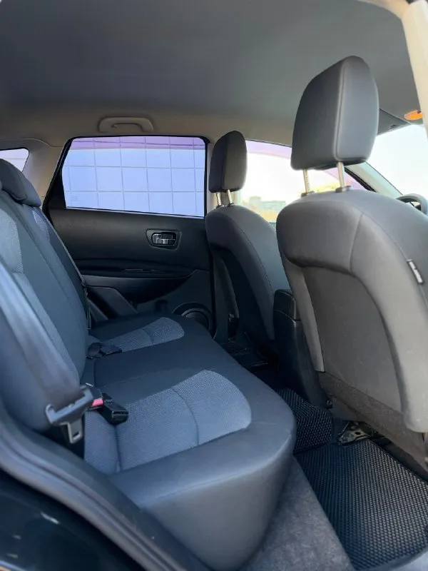 Nissan qashqai 2011г. 1.6 л. мкпп пробег-187 тыс. простой и не прихотливый кроссовер. надежная связка коробки и двигателя. история обслуживания с момента покупки. кузов в заводском окрасе и оцинкован. без единого рыжика, вмятин и остальных дефектов. нечего не снималось и не крутилось. днище и пороги в идеальном состоянии. двигатель работает прекрасно, масло не расходует. коробка переключает уверено, без хрустов и лишних звуков. ходовая отрабатывает все неровности. салон чистый, аккуратный и опрятный. комплектация хорошая: гур, abs, esp, цз, 6 airbag, полный электропакет, кондиционер, электрозеркала с обогревом, омыватель фар, подогрев сидений, мультимедиа с хорошей музыкой, два ключа, сигнализация и т. д все, что должно работать - работает. все соответствует действительности. можете приезжать с любыми специалистами и приборами. авто целый, честный и заводской, без колхоза. юридически чистый. авто находится в г. алчевск(лнр) цена: 1 млн. 65 тыс. торг на месте тел. и тг: 8 ( 📞 звоните: +7(959)5670312 - фотография - 10