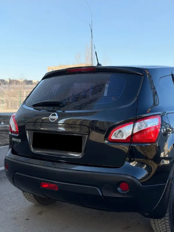 Nissan qashqai 2011г. 1.6 л. мкпп пробег-187 тыс. простой и не прихотливый кроссовер. надежная связка коробки и двигателя. история обслуживания с момента покупки. кузов в заводском окрасе и оцинкован. без единого рыжика, вмятин и остальных дефектов. нечего не снималось и не крутилось. днище и пороги в идеальном состоянии. двигатель работает прекрасно, масло не расходует. коробка переключает уверено, без хрустов и лишних звуков. ходовая отрабатывает все неровности. салон чистый, аккуратный и опрятный. комплектация хорошая: гур, abs, esp, цз, 6 airbag, полный электропакет, кондиционер, электрозеркала с обогревом, омыватель фар, подогрев сидений, мультимедиа с хорошей музыкой, два ключа, сигнализация и т. д все, что должно работать - работает. все соответствует действительности. можете приезжать с любыми специалистами и приборами. авто целый, честный и заводской, без колхоза. юридически чистый. авто находится в г. алчевск(лнр) цена: 1 млн. 65 тыс. торг на месте тел. и тг: 8 ( 📞 звоните: +7(959)5670312 - фотография - 6