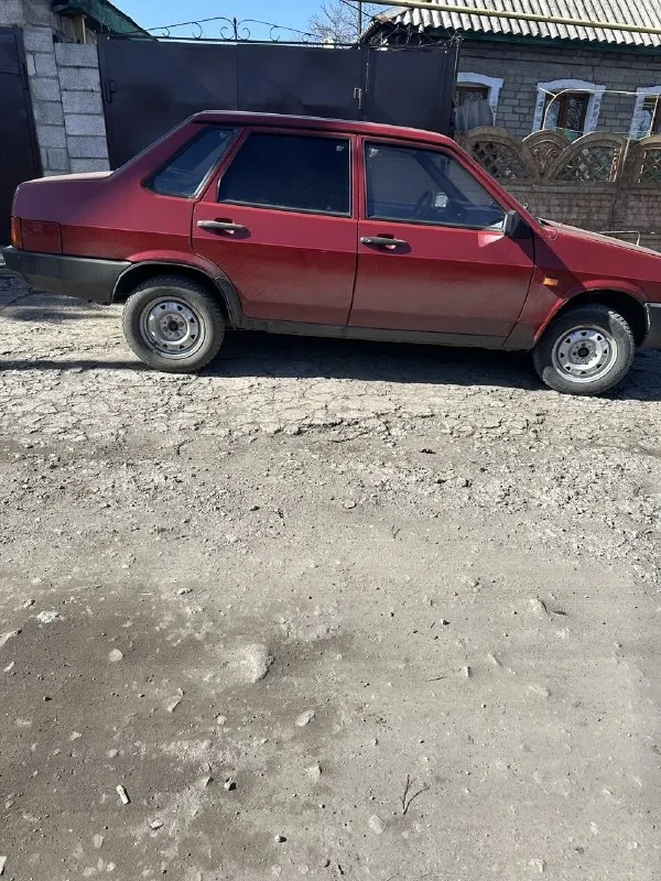 Продам ваз 21099 1997г. цена 165т. р.возможен обмен с моей доплатой до 200т. дно, пороги не так давно варились. по двигателю, коробке все нормально. авто находится в макеевке. тел-79493819122. связь плохая. можно звонить в телеграмм и в макс. при оплате наличкой хороший торг 📞 звоните: +7(949)3819122 - фотография - 3