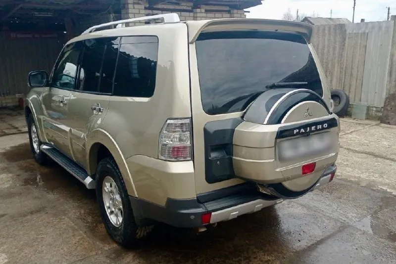 Эксклюзив ✅ mitsubishi pajero год : 2007 родной пробег всего : 96 000 км 🔥 двигатель : 3.0 at бензин привод : полный 4wd кпп : автомат кожаный салон 7 мест ✅состояние нового автомобиля ✅полностью обслужен ✅в родной краске, без единого подкраса 🔥 ✅пробег всего : 96 000 км любые проверки 🔍 ✅не пригон, куплен был в луганском автосалоне электроподогрев сидений климат 2х зонный парктроники камера заднего вида электропривод и подогрев зеркал мульти руль и так далее … ✅ автотека зеленая. документы без штрафов, запретов и залогов совместная постановка в гаи приветствуется!🤝 цена : 2 180 000 рублей город: луганск остальные подробности по телефону 📱 тел +7 (959) 222-27-07 📞 звоните: +7(959)2222707 - фотография - 3
