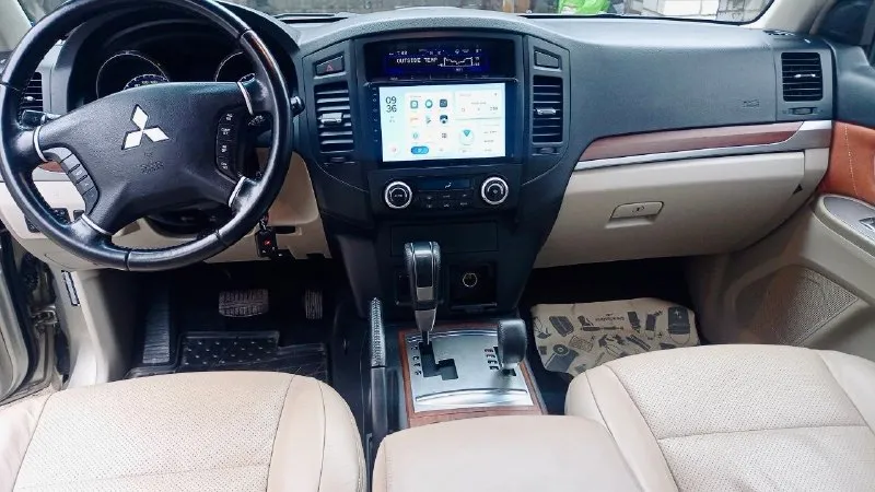 Эксклюзив ✅ mitsubishi pajero год : 2007 родной пробег всего : 96 000 км 🔥 двигатель : 3.0 at бензин привод : полный 4wd кпп : автомат кожаный салон 7 мест ✅состояние нового автомобиля ✅полностью обслужен ✅в родной краске, без единого подкраса 🔥 ✅пробег всего : 96 000 км любые проверки 🔍 ✅не пригон, куплен был в луганском автосалоне электроподогрев сидений климат 2х зонный парктроники камера заднего вида электропривод и подогрев зеркал мульти руль и так далее … ✅ автотека зеленая. документы без штрафов, запретов и залогов совместная постановка в гаи приветствуется!🤝 цена : 2 180 000 рублей город: луганск остальные подробности по телефону 📱 тел +7 (959) 222-27-07 📞 звоните: +7(959)2222707 - фотография - 4