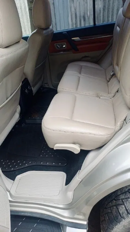 Эксклюзив ✅ mitsubishi pajero год : 2007 родной пробег всего : 96 000 км 🔥 двигатель : 3.0 at бензин привод : полный 4wd кпп : автомат кожаный салон 7 мест ✅состояние нового автомобиля ✅полностью обслужен ✅в родной краске, без единого подкраса 🔥 ✅пробег всего : 96 000 км любые проверки 🔍 ✅не пригон, куплен был в луганском автосалоне электроподогрев сидений климат 2х зонный парктроники камера заднего вида электропривод и подогрев зеркал мульти руль и так далее … ✅ автотека зеленая. документы без штрафов, запретов и залогов совместная постановка в гаи приветствуется!🤝 цена : 2 180 000 рублей город: луганск остальные подробности по телефону 📱 тел +7 (959) 222-27-07 📞 звоните: +7(959)2222707 - фотография - 6