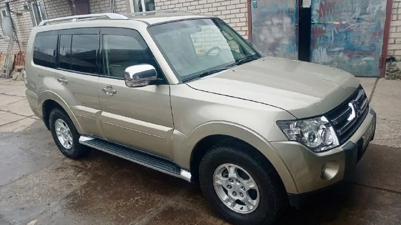 Эксклюзив ✅ mitsubishi pajero год : 2007 родной пробег всего : 96 000 км 🔥 двигатель : 3.0 at бензин привод : полный 4wd кпп : автомат кожаный салон 7 мест ✅состояние нового автомобиля ✅полностью обслужен ✅в родной краске, без единого подкраса 🔥 ✅пробег всего : 96 000 км любые проверки 🔍 ✅не пригон, куплен был в луганском автосалоне электроподогрев сидений климат 2х зонный парктроники камера заднего вида электропривод и подогрев зеркал мульти руль и так далее … ✅ автотека зеленая. документы без штрафов, запретов и залогов совместная постановка в гаи приветствуется!🤝 цена : 2 180 000 рублей город: луганск остальные подробности по телефону 📱 тел +7 (959) 222-27-07 📞 звоните: +7(959)2222707 - фотография - 8