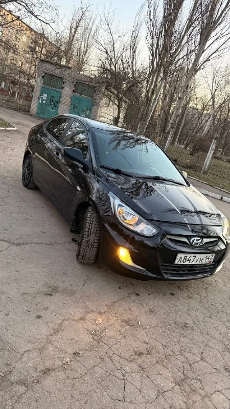 Продам hyundai солярис 2013г 1.6 автомата машина в хорошем состояние полной комплектаций (4 стекло п... - фотография