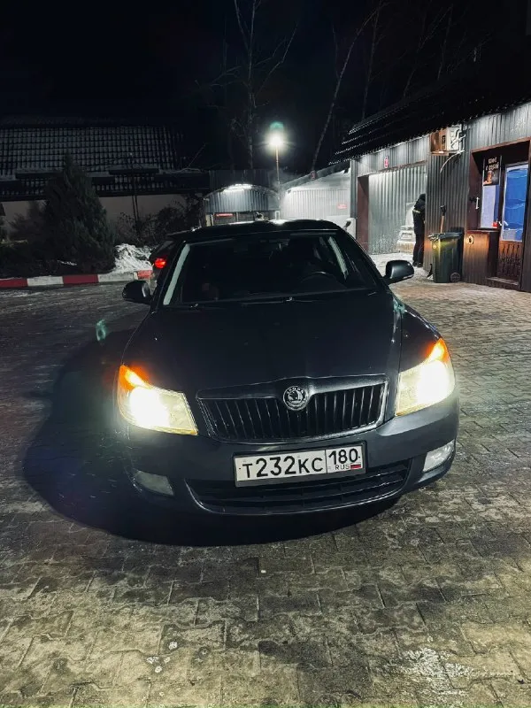 В продаже skoda octavia a5|| рестайлинг с мотором 1.8 tsi автомат, коробка dsg авто 2010 год, пробег 255000 тыс по мотору проблем нет работает ровно и четко масло не берет ! коробка не выбивает сцепление не буксует все передачи переключаются четко! ходовая часть не беспокоит, ничего не стучит, не гремит, не бьет, за авто не стыдно, по электрике все работает, отличная оптика, свет шикарный, гнили нету, стоит магнитола teyes cc3 2k 4/64 брал за 30 тысяч. цена 900 тыс! осмотр г. макеевка+79494799451 телеграмм 📞 звоните: +7(949)4799451 - фотография - 2