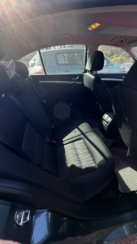 В продаже skoda octavia a5|| рестайлинг с мотором 1.8 tsi автомат, коробка dsg авто 2010 год, пробег 255000 тыс по мотору проблем нет работает ровно и четко масло не берет ! коробка не выбивает сцепление не буксует все передачи переключаются четко! ходовая часть не беспокоит, ничего не стучит, не гремит, не бьет, за авто не стыдно, по электрике все работает, отличная оптика, свет шикарный, гнили нету, стоит магнитола teyes cc3 2k 4/64 брал за 30 тысяч. цена 900 тыс! осмотр г. макеевка+79494799451 телеграмм 📞 звоните: +7(949)4799451 - фотография - 4