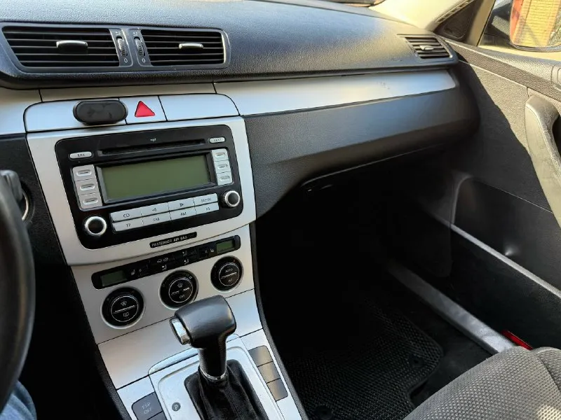 Цена 680.000₽ ❗️❗️❗️ продам volkswagen пассат б6. год-2008г. 2.0 акпп айсин! машина более 2х лет в одних руках. я хозяин. по машине сделано очень много! новая оптика с новыми линзами и замерами. свет великолепный! климат работает хорошо. кондиционер обслужен! машина полностью обслужена!!! возможен обмен тел +7 (949) 334-15-24 📞 звоните: +7(949)3341524 - фотография - 6