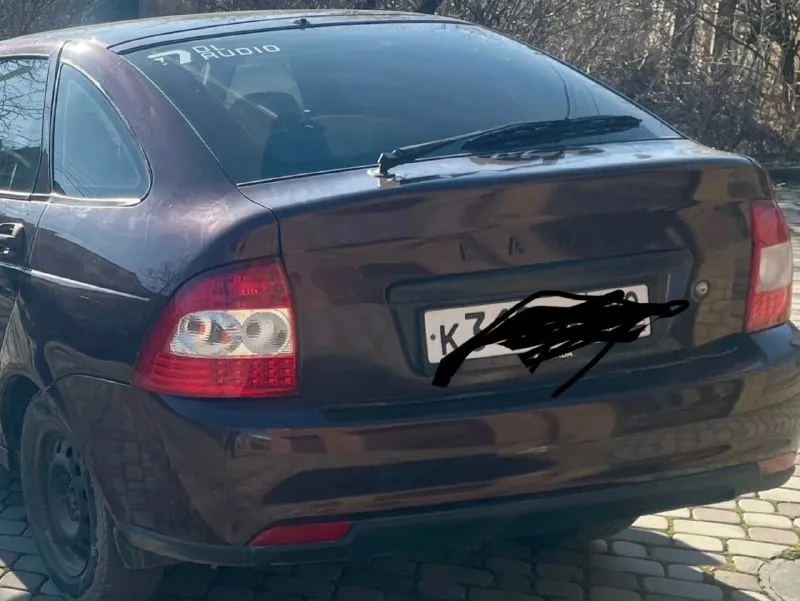 Продам 💥 🔹 ваз приора 🔹год 2010 🔹пробег 237 тысяч родной 🔹двигатель 1.6( 16 клап) 🔹кпп 5 ст комплектация норма авто в хорошем состоянии двигатель работает отлично кпп тоже не хрустит не выбивает. ходовая после ремонта. в отличном состоянии без вложений. эва коврики, не плохая музыка подогрев и регулировка зеркал, передние стеклоподъёмники. на учёте. юридически чистая дно отличное.79490446762 резину под замену донецк 🔥цена 340 руб торг минимальный !! 📞 звоните: +7(949)0446762 - фотография - 6