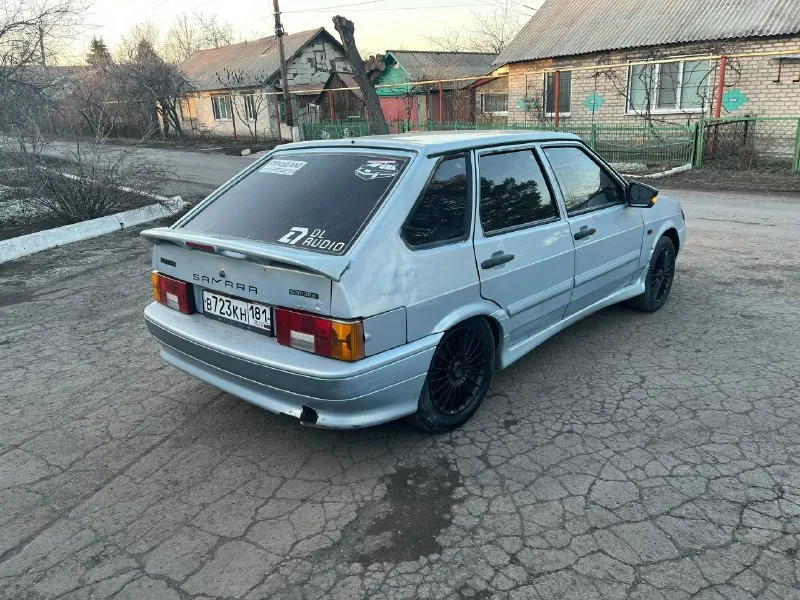 Продаю машину ваз 2114 на полном ходу, едет бодро и уверено, сразу говорю по внешнему виду требует вложений ! вложено много денег и сил. поменял сиденья на новые, постелил новый ковролин, черный потолок, кнопки и приборка пересвет. мотор и коробка не давно прошли кап ремонт ( клапана отрегулированы), поменял все датчики, вся трасса stt, новая ходовая, заменен радиатор печки, без музыки. дно и пороги варено, замовилено. вся машина в шумоизоляции. документы в порядке, любое переоформление. осмотр :дебальцево цена 220 000 на титанах, без 200 000 пишите, звоните. +79495662133 📞 звоните: +7(949)5662133 - фотография - 4