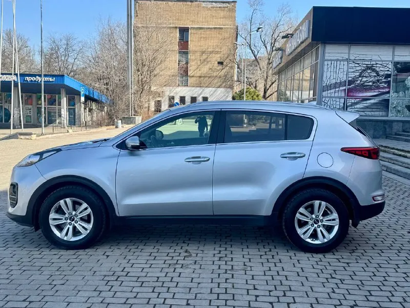 Kia sportage официал эксплуатация с 2018 года двигатель 2.0 бензин коробка автомат пробег родной 119 тыс. км. 1 владелец автомобиль в отличном состоянии, кузов без дтп ! весь в заводском окрасе 1000% готов на любые проверки с вашей стороны в автомобиле есть все для комфорта роздельный климат-контроль, круиз-контроль, датчики света, и дождя, подогревы всех сидений, руля, зеркал, и стекл, парктрони, камера заднего вида, и многое другое ! с документами полный порядок, продажа с полным переоформление в мрэо г. донецк цена 1.845тыс. ₽ торг звоните остальное по +79495210885 📲 tg: r. b 📞 звоните: +7(949)5210885 - фотография - 2