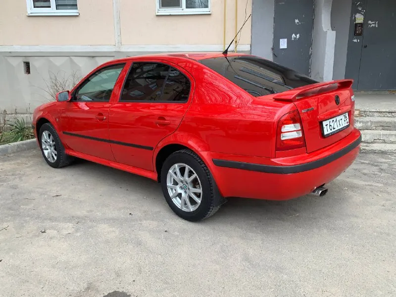 Skoda octavia tour 1.8t. wts год 2008 пробег 273т без дтп! 3 хозяина за все время автотека зеленая мотор 1.8т в идеальном состоянии масло не ест! тяга самолет коробка механика в штатном режиме комплектация wts диски сполер сидения рекаро черный потолок заводской выхлоп дисковые тормоза обвес г. мариуполь +79496347909 цена 540 - фотография - 4