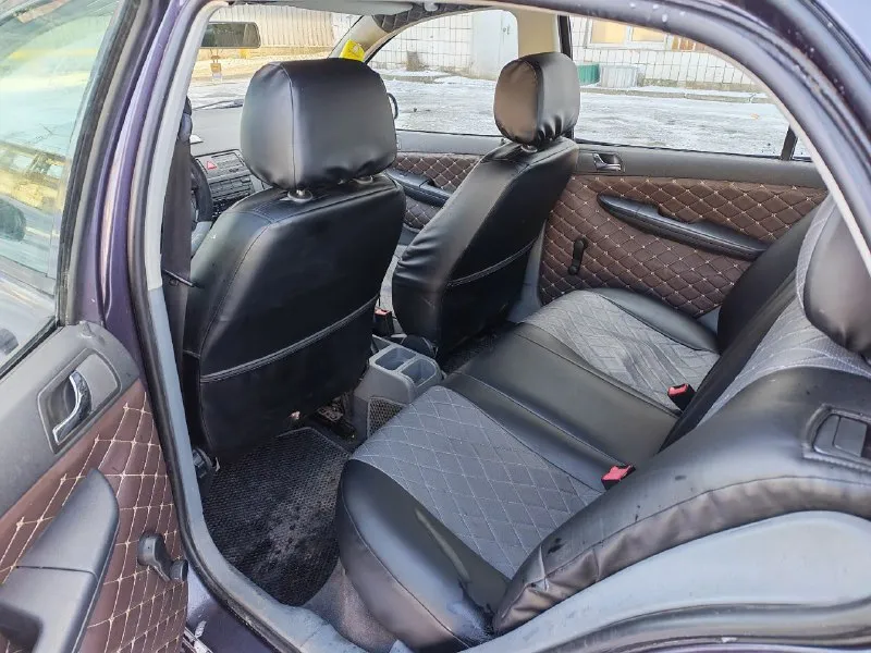 Продам skoda fabia. 2002 г. в. в кузове седан. мотор 1,9 дизель без турбины кпп - механика пробег - 340 тыс. автомобиль в семье с 2018 года. моего пробега ~90 тыс км. выносливая машина с низким расходом топлива. по трассе на одном баке 900 км едет легко. гнили, ржавчины нет. машина вкруг перекрашивалась в 2023 году. в 2025 году менялась задняя подвеска (сайленты балки, пружины, амморты), рулевая рейка с датчиком, генератор с ремнём и натяжителем. состояние - сел и поехал, ничего кроме текущего обслуживания не требует. впереди эл. стеклоподъемники, сзади ручки. осмотр донецк, петровка. цена - 300 тыс. торг +79498150744 руслан - фотография - 5