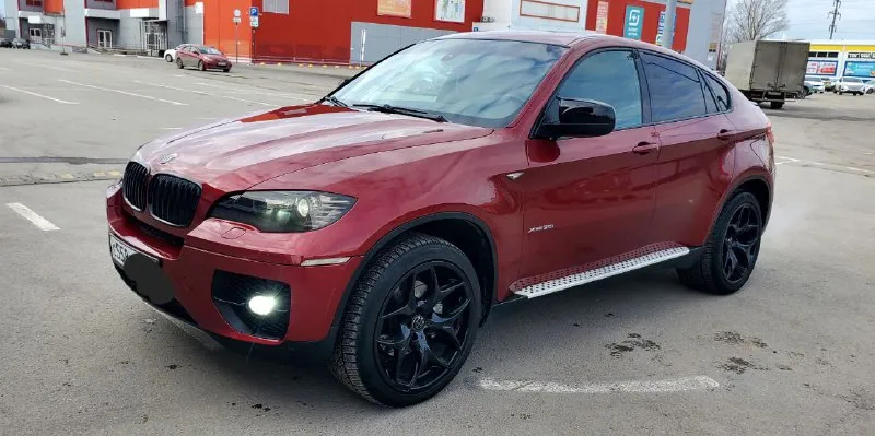 Легендарный bmw x6 в безупречном состоянии! 🔥 ​продаю свой автомобиль, который дарит эмоции каждый день. настоящий «икс» в заводском m-пакете. машина для тех, кто ищет живой экземпляр, а не «дрова». ​✅ основные параметры: ​год выпуска: 2009 ​двигатель: 3.0 л (306 л. с.) — идеальное сочетание динамики и налога. ​пробег: 190.000 км (родной, по состоянию видно). ​владельцы: 3 по птс. ​состояние машины — идеальное. полностью обслужена «от и до», никаких вложений не требует. мотор сухой, работает ровно, коробка переключает плавно. салон чистый, не прокуренный. внешне выглядит очень дерзко благодаря м-пакету. ​💰 цена: 1 650 000 руб. реальному покупателю торг💸 📍 осмотр: г. донецк 📞 связь: +7(949)003-60-29 интересует обмен с вашей доплатой хлам не предлагать - фотография - 1