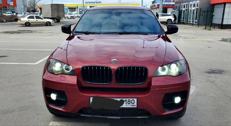 Легендарный bmw x6 в безупречном состоянии! 🔥 ​продаю свой автомобиль, который дарит эмоции каждый день. настоящий «икс» в заводском m-пакете. машина для тех, кто ищет живой экземпляр, а не «дрова». ​✅ основные параметры: ​год выпуска: 2009 ​двигатель: 3.0 л (306 л. с.) — идеальное сочетание динамики и налога. ​пробег: 190.000 км (родной, по состоянию видно). ​владельцы: 3 по птс. ​состояние машины — идеальное. полностью обслужена «от и до», никаких вложений не требует. мотор сухой, работает ровно, коробка переключает плавно. салон чистый, не прокуренный. внешне выглядит очень дерзко благодаря м-пакету. ​💰 цена: 1 650 000 руб. реальному покупателю торг💸 📍 осмотр: г. донецк 📞 связь: +7(949)003-60-29 интересует обмен с вашей доплатой хлам не предлагать - фотография - 2
