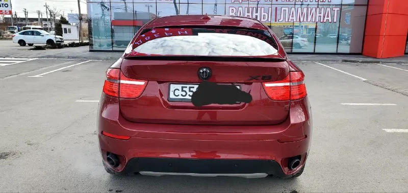 Легендарный bmw x6 в безупречном состоянии! 🔥 ​продаю свой автомобиль, который дарит эмоции каждый день. настоящий «икс» в заводском m-пакете. машина для тех, кто ищет живой экземпляр, а не «дрова». ​✅ основные параметры: ​год выпуска: 2009 ​двигатель: 3.0 л (306 л. с.) — идеальное сочетание динамики и налога. ​пробег: 190.000 км (родной, по состоянию видно). ​владельцы: 3 по птс. ​состояние машины — идеальное. полностью обслужена «от и до», никаких вложений не требует. мотор сухой, работает ровно, коробка переключает плавно. салон чистый, не прокуренный. внешне выглядит очень дерзко благодаря м-пакету. ​💰 цена: 1 650 000 руб. реальному покупателю торг💸 📍 осмотр: г. донецк 📞 связь: +7(949)003-60-29 интересует обмен с вашей доплатой хлам не предлагать - фотография - 5