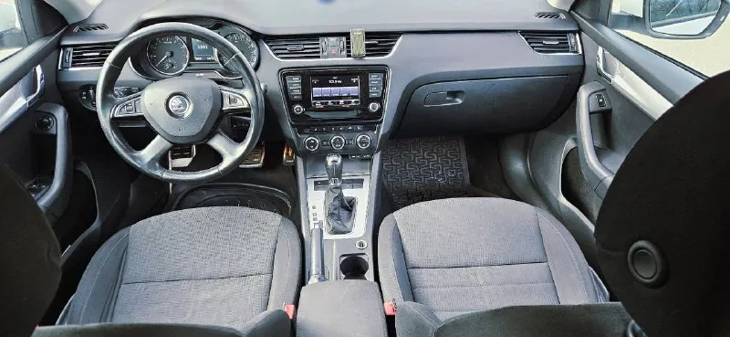 Цена 845.000💰 ✅ skoda октавия а7 2013 год пробег 165.000 # 1.8 турбо (180л. с) 🐎 акпп dsg 7ст комплектация максимальная 🚘автомобиль в техническом плане в отличном состоянии, без вложений по кузову имеются следы эксплуатации, такие как сколы на бампере, и т. п, на фото все видно 2 комплекта резины ( зима, лето ) продажа с полным переоформлением, то пройдено, я собственник остальные все интересующие вопросы по телефону 📞☎ так же возможен обмен, на обмен цена дороже +7 7⃣9⃣ - фотография - 6