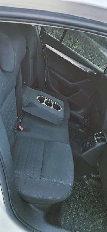 Цена 845.000💰 ✅ skoda октавия а7 2013 год пробег 165.000 # 1.8 турбо (180л. с) 🐎 акпп dsg 7ст комплектация максимальная 🚘автомобиль в техническом плане в отличном состоянии, без вложений по кузову имеются следы эксплуатации, такие как сколы на бампере, и т. п, на фото все видно 2 комплекта резины ( зима, лето ) продажа с полным переоформлением, то пройдено, я собственник остальные все интересующие вопросы по телефону 📞☎ так же возможен обмен, на обмен цена дороже +7 7⃣9⃣ - фотография - 9