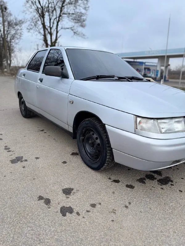 🚗 продам автомобиль ваз 2110 🚀 ▶️ год выпуска: 2004г. ▶️ объём двигателя: 1.5 8 клапанный ▶️ пробег: 250.000 ℹ️ описание: -2 эсп -магнитолла -подогрев заднего стекла без гура ❗️двигатель после ремонта едит очень хорошо, нигде ни капает, не сопливит. ✅ автомобиль в хорошем состоянии! но по кузову есть возрастные нюансы 📸 дно, пороги, лонжероны, стаканы, короба всё отлично❗️ - фотография - 3