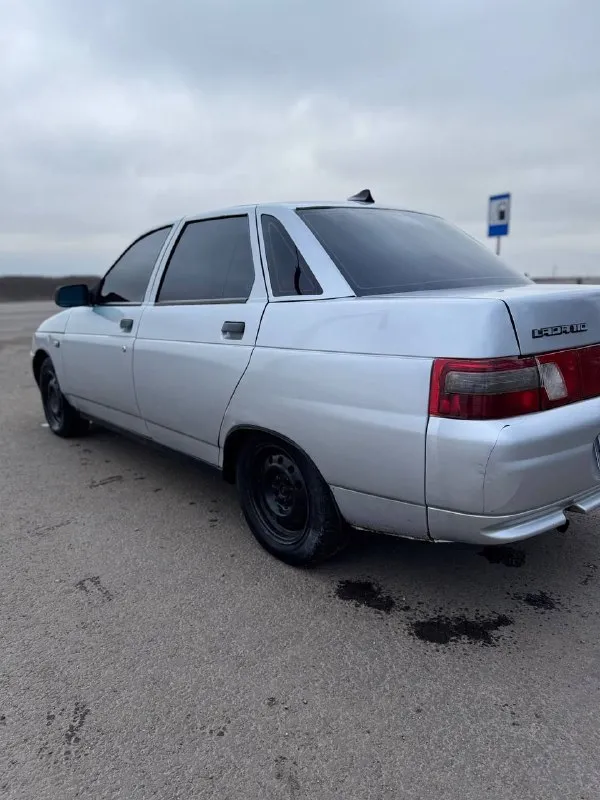 🚗 продам автомобиль ваз 2110 🚀 ▶️ год выпуска: 2004г. ▶️ объём двигателя: 1.5 8 клапанный ▶️ пробег: 250.000 ℹ️ описание: -2 эсп -магнитолла -подогрев заднего стекла без гура ❗️двигатель после ремонта едит очень хорошо, нигде ни капает, не сопливит. ✅ автомобиль в хорошем состоянии! но по кузову есть возрастные нюансы 📸 дно, пороги, лонжероны, стаканы, короба всё отлично❗️ - фотография - 6