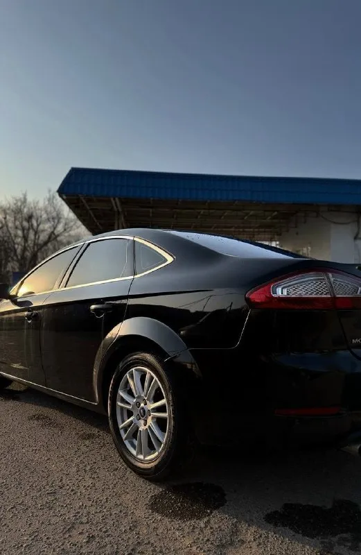 Продам ford mondeo 4 поколение рестайлинг 2012 год 2.0 бензин 200 л. с. 194 000 родного пробега состояние идеал. полностью перебранный и обслуженный автомобиль, за который не стыдно. машина от собственника в комплектации titanium ( подогрев передних сидений, лобового и заднего стекол, складывание зеркал, бесключевой доступ, линзованная оптика, музыка сони на 12 динамиков, мультируль, климат и многое другое) денег на авто не жалели, покупались только лучшие запчасти (zimmermann, lemförder, sachs) авто в очень достойном состоянии цена 1.2🍋 с продажей не тороплюсь. все вопросы по телефону +79493372624 📞 звоните: +7(949)3372624 - фотография - 3
